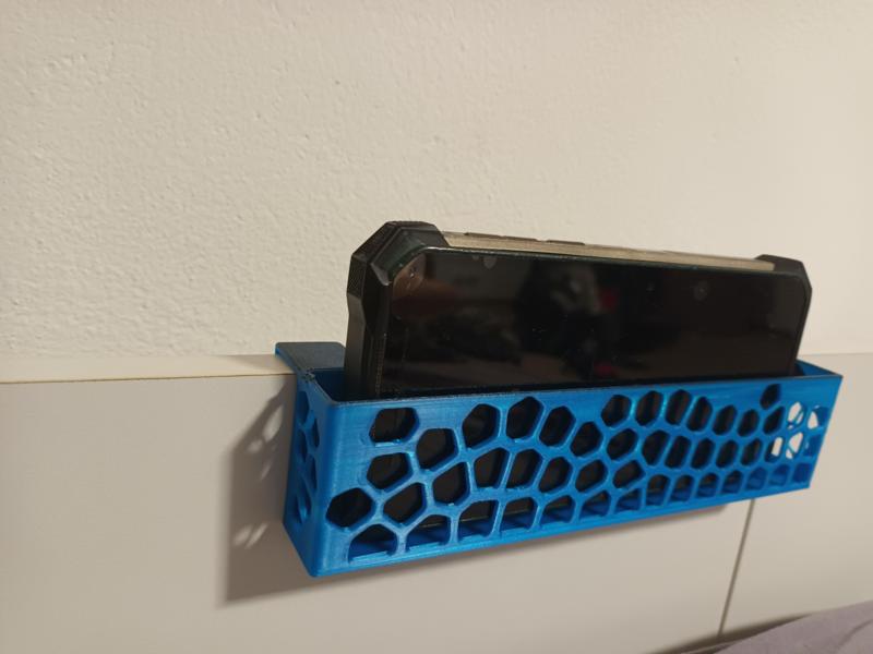 Hanging mobile holder without support voronoi