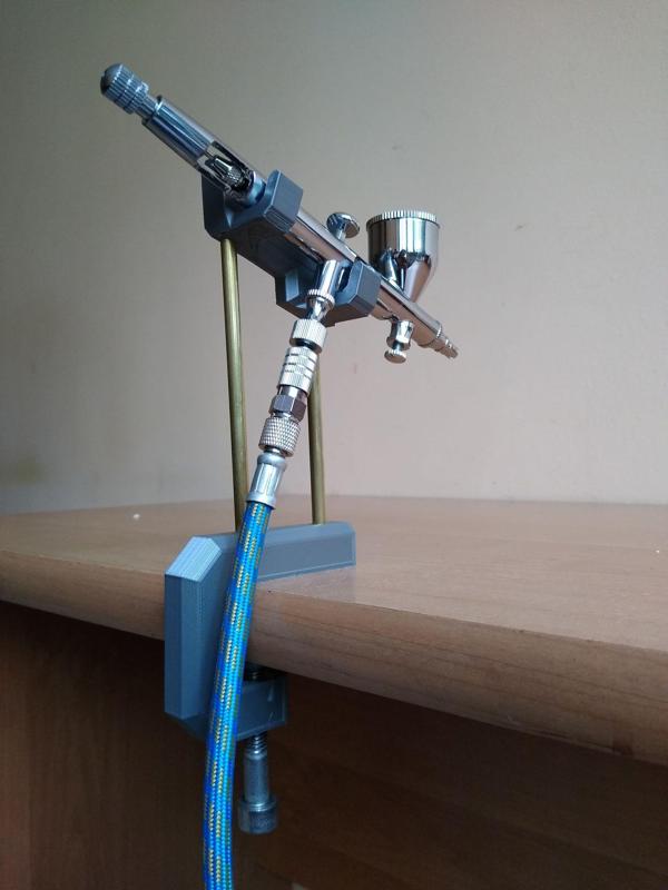 Airbrush stand