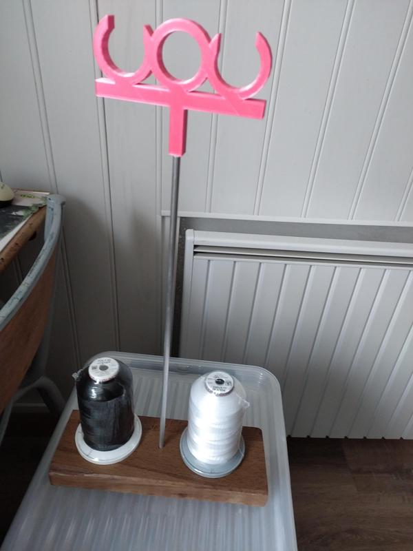 passe et guide fil brodeuse