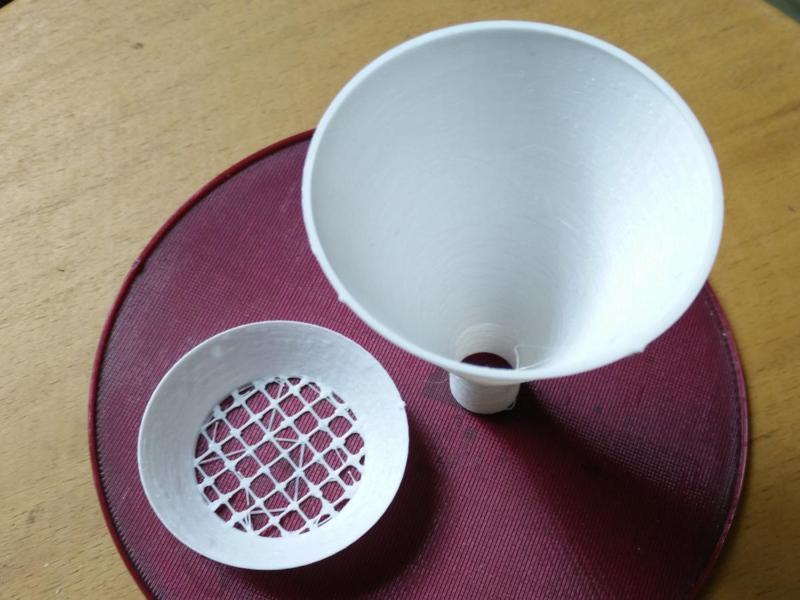 Funnel with a sieve - Trichter mit Sieb
