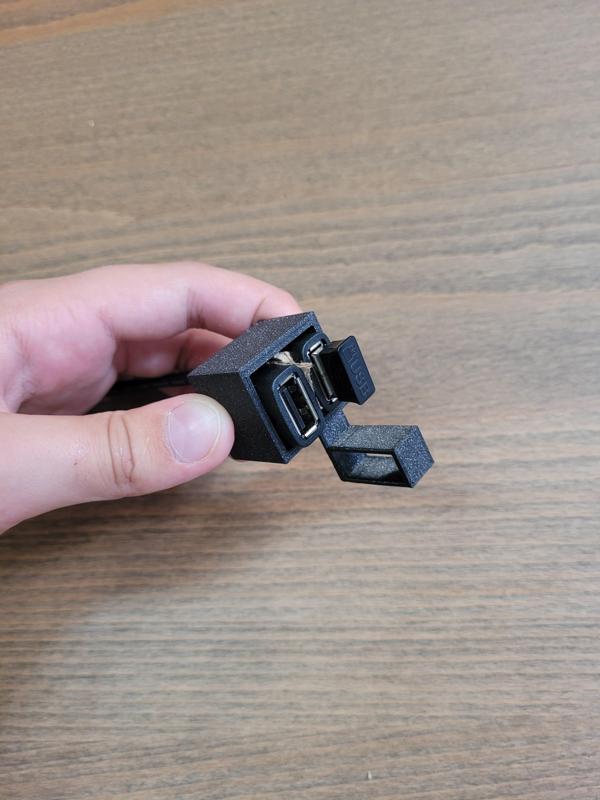 Double USB port organizer