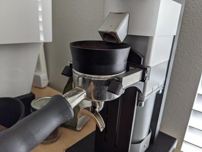 Monolith grinder portafilter clip