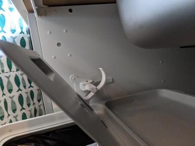 Automatic lid opener voor IKEA HÅLLBAR drawer bin.