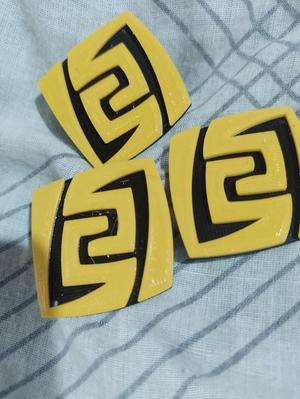 genshin impact geo pin / brooch