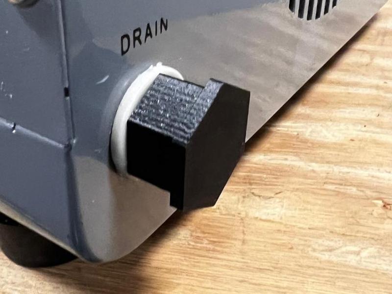 CW-5200 and CW-5202 Water Chiller Drain Cap