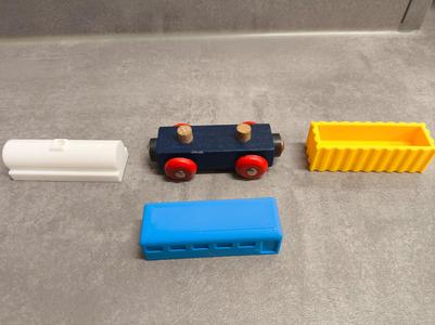 Interchangeable Eichhorn train attachments