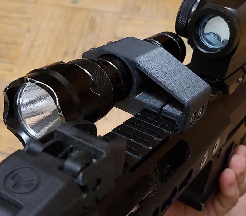 Flashlight mount
