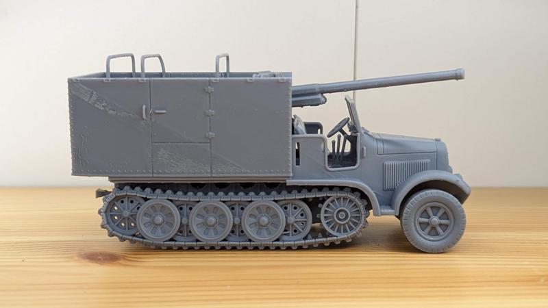 Half-track Sd.Kfz.6/3 - 7.62cm Pak 36 (r) Auf 5t Zugkraftwagen (Diana) + Crewmen (Germany, WW2)