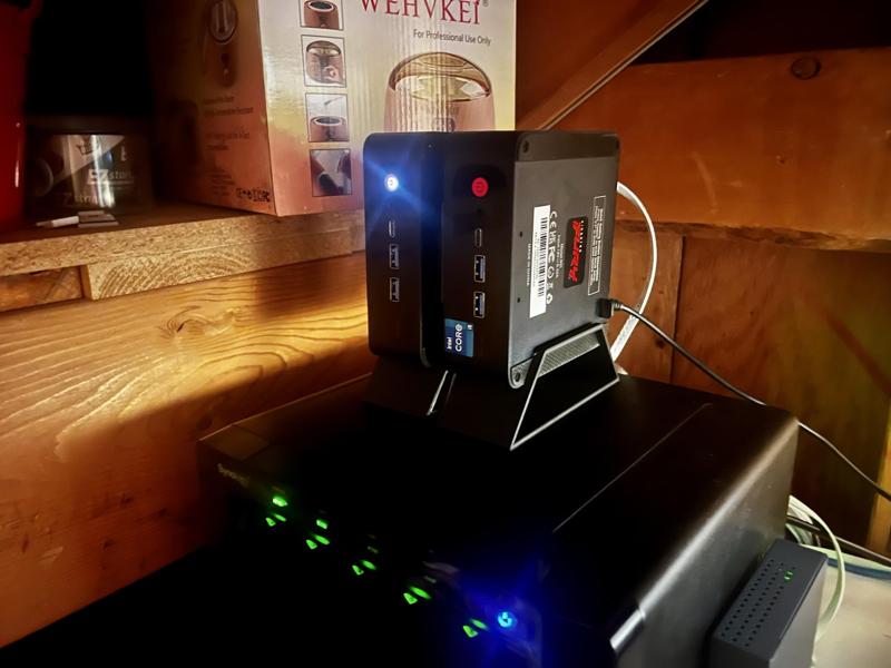 Mini PC Vertical Stand / Beelink SEi12, SER5 Pro