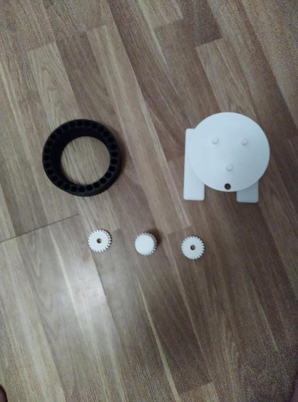 Battery holder for AAA batteries