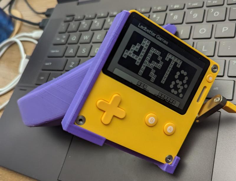 Playdate ART7 Banana Grip