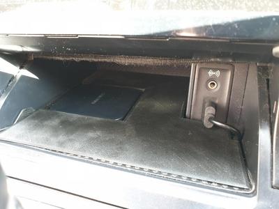 Samsung mini wireless charger for VW Golf 7
