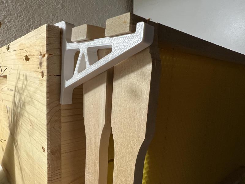 Bee Hive Frame Hanger "Einheitsmaß"