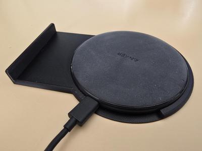 Anker 313 Minimalist Wireless Phone Charging Dock