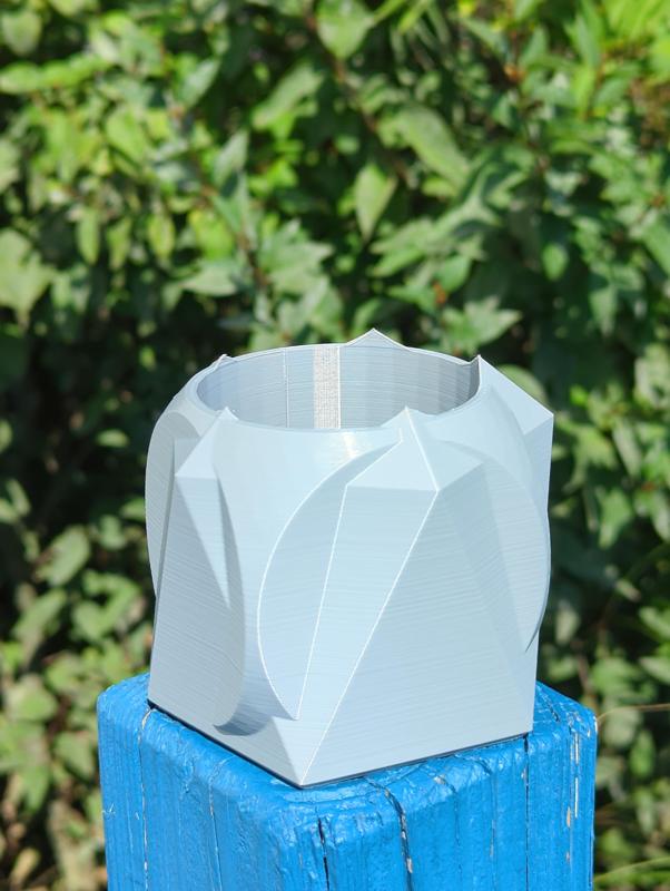 Ingenious Jarv Planter