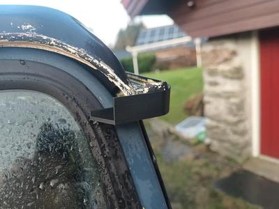 Land Rover 90/110/Defender roof drain deflector   