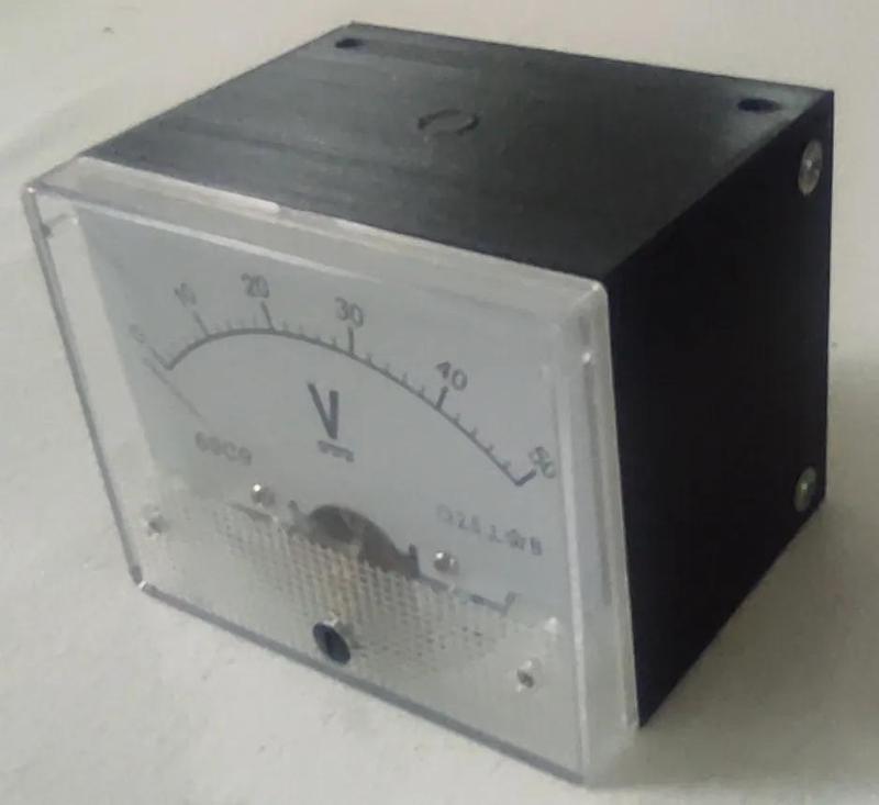 Voltmetr 69C9   