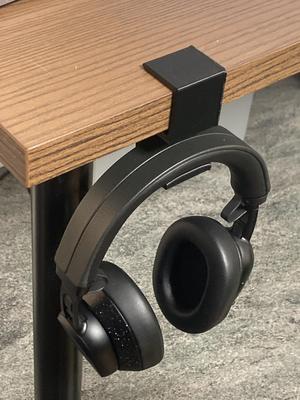 Parametric headphone holder clamp