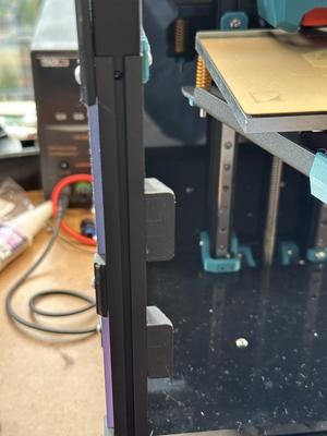Voron V0.2 Door Latch - 9x3 Magnet, 16 mm screw spacing (for no-drop nut carriers)