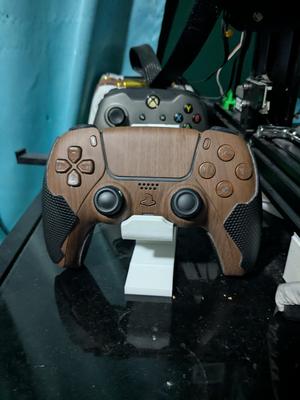 PS5 eXtremeRate Standing Mount