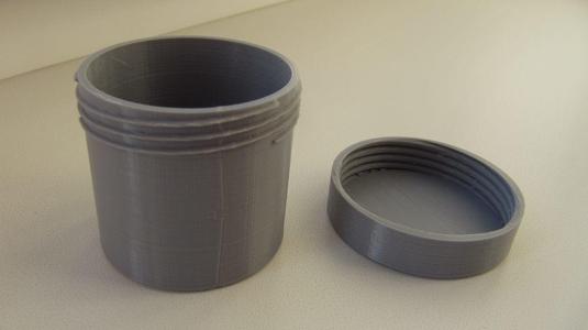 Dry fuel container 
