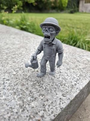 Garden Zombie – Watering-Can Edition