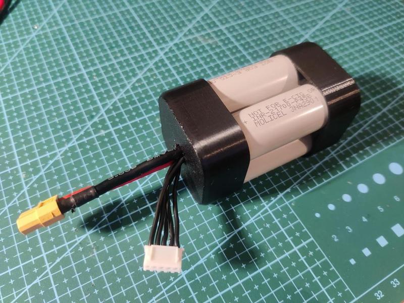 Case Lithium-Ionen 21700 4S1P