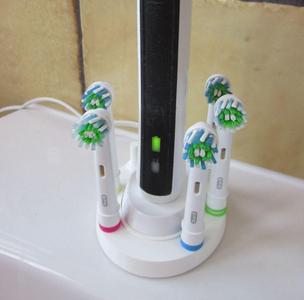 Toothbrush holder for 6 heads