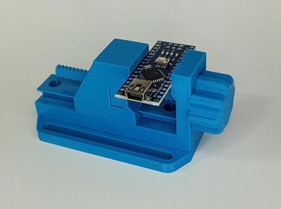 Miniature Vice 2.0 - No metal parts required