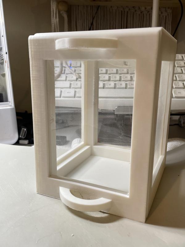 Praying Mantis Enclosure (Baby or Juvenile)