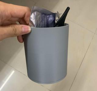 Small trash can for your desk