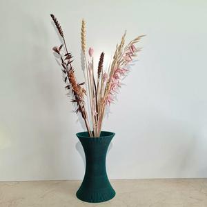 Line vase