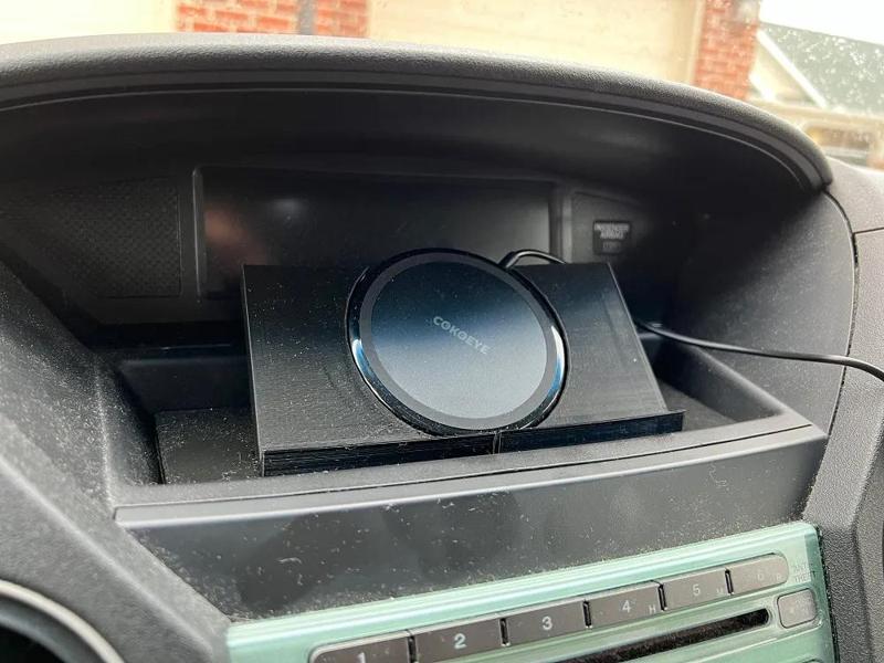 2010 Honda Pilot Phone/Charger Holder   