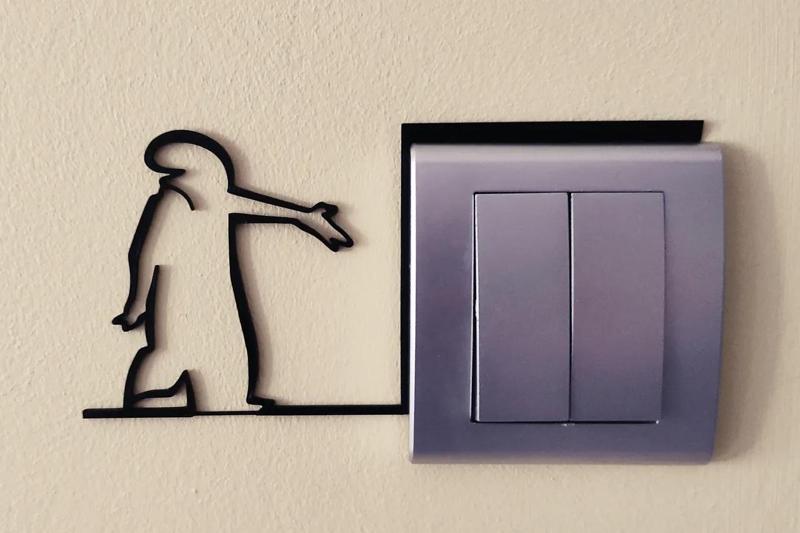 Funny Light Switch Gadget – La Linea Balum 43   