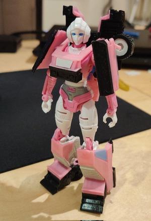 Earthrise Arcee Earthmode Conversion Kit (Based on the teminator crossover comic)
