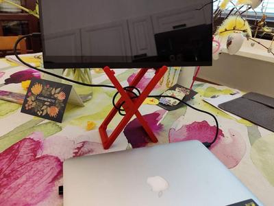 Portable USB monitor stand 