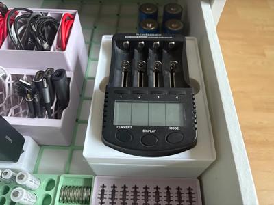 Gridfinity bin for kraftmax BC-4000 Expert charger   