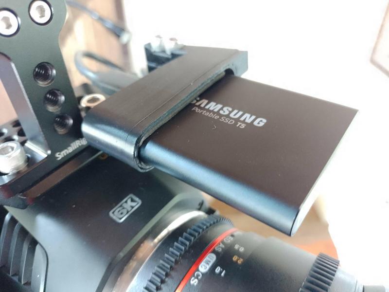 Samsung ssd t5 black magic pocket cinema camera smallRig