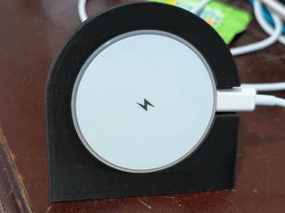 Magsafe charger dock for generic magsafe chargers.
