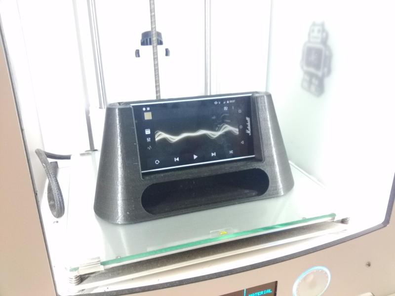 London Marshall Phone speaker stand