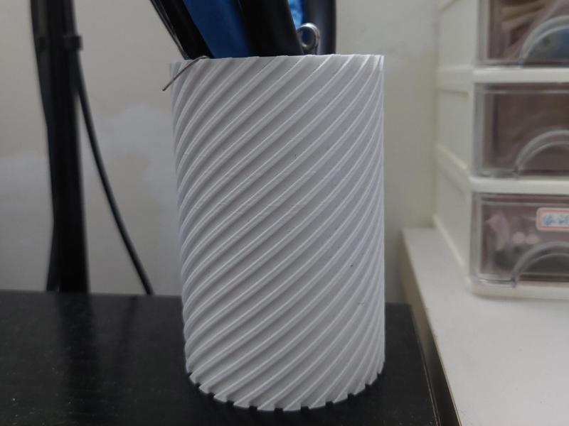 Spiral Pen Holder