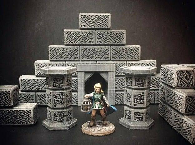 Delving Decor: Cyclopean Pillar (28mm/Heroic scale)