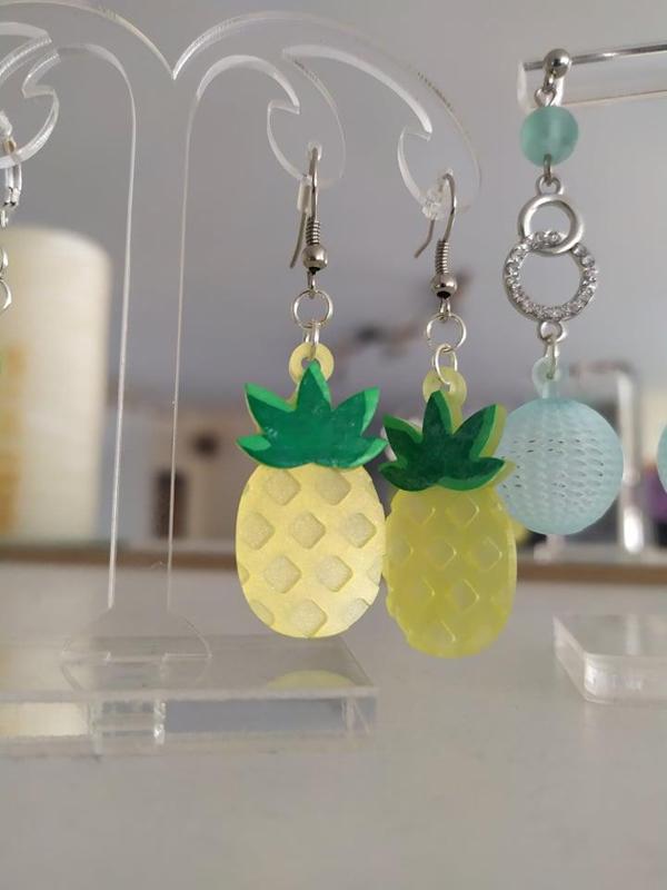 Pineapple (earrings)