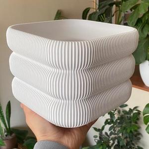 Curve Square Plant Pot 01