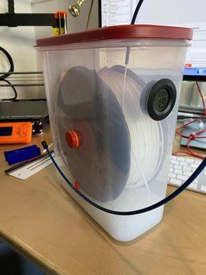 Rubbermaid Dry Box
