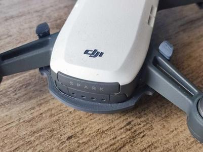 DJI Spark battery lock (less weight)