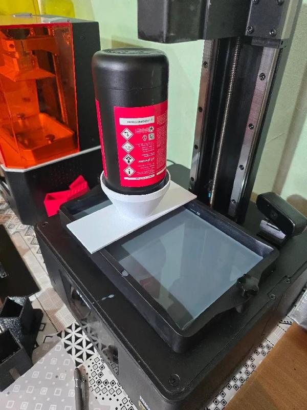 For a better dump of the resin bottle in the vat   