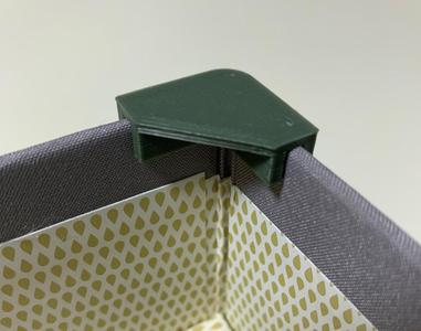 Box corner stacking supports