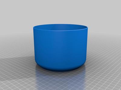 Minimalist self watering planter
