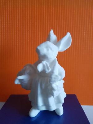 Osterhasenfrau / Easter bunny woman   
